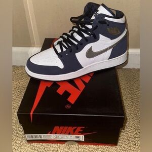 Air Jordan 1 Retro High Women’s 8 ; Youth 6.5